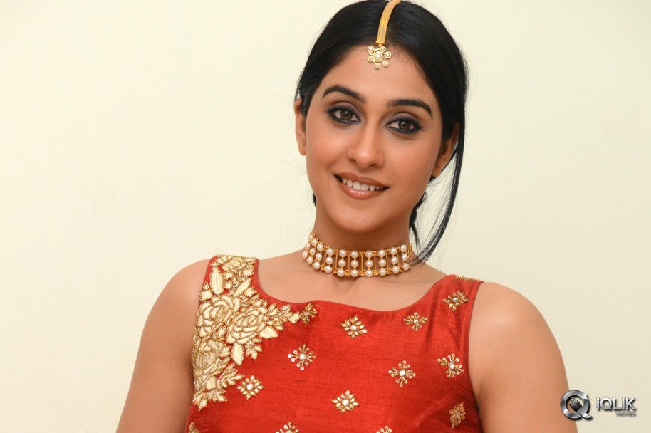 Regina-Cassandra-at-Okka-Ammayi-Thappa-Movie-Audio-Launch
